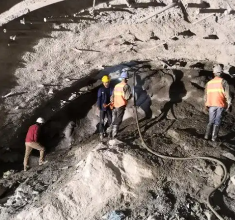 巴宜拱顶带模注浆料的施工流程及注意事项